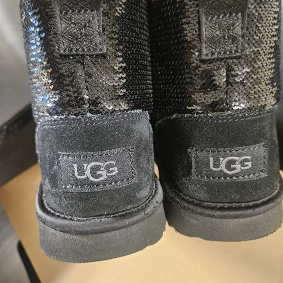 UGG Kids Glittery Black Boots - Picture 3 of 4